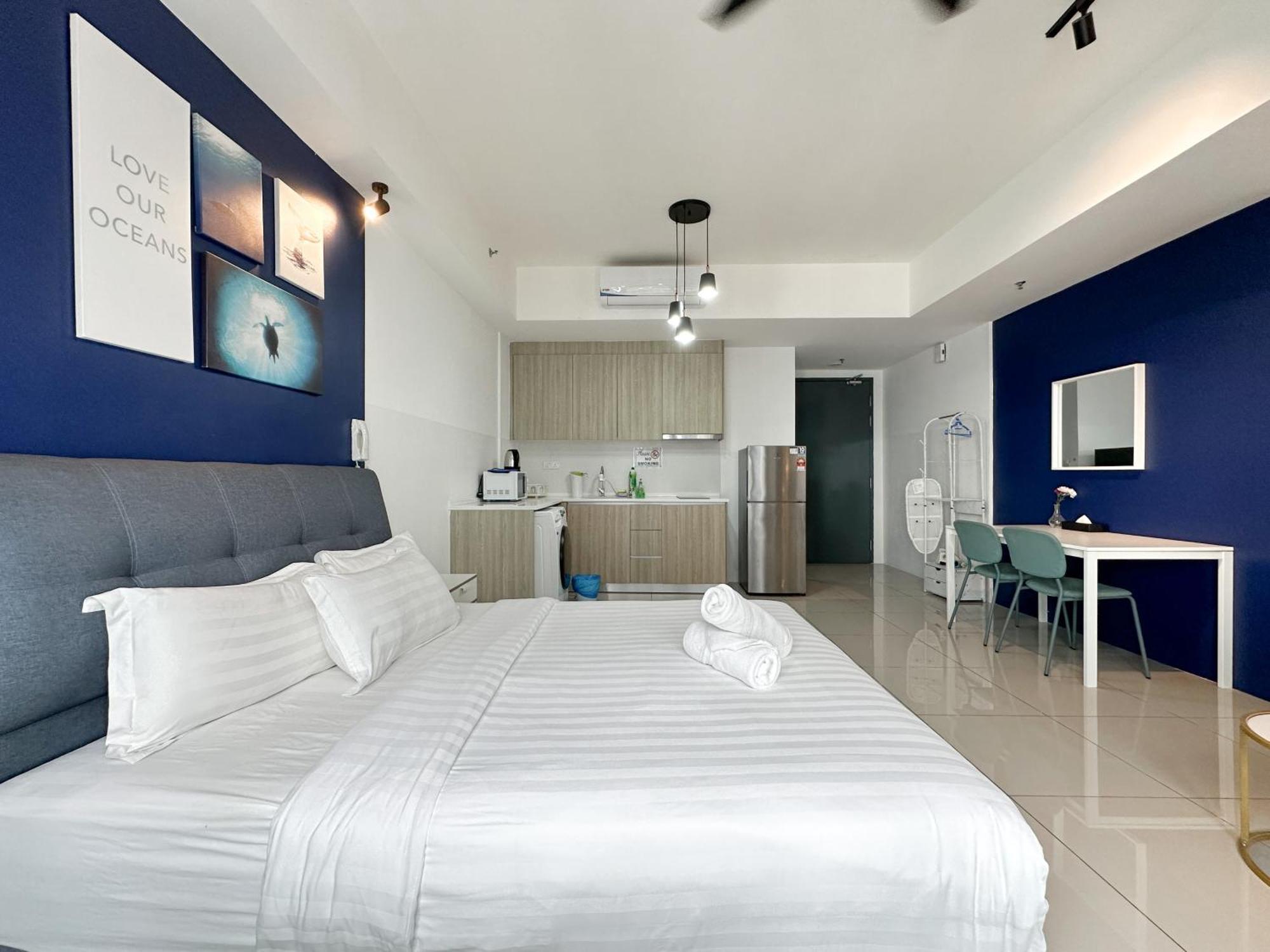 Tropicana 218 Macalister George Town Room photo